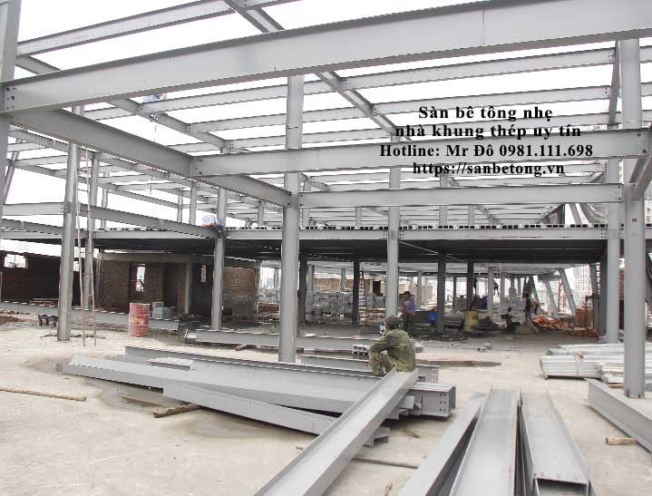 Nhà khung thép tiền chế 2000m2 do Panel Thành Đô thi công tại khu đô thị mới Cầu Giấy - Hà Nội